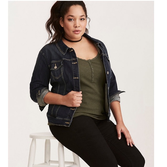 torrid Tops - 💚Torrid Lace Trimmed Henley Cami💚